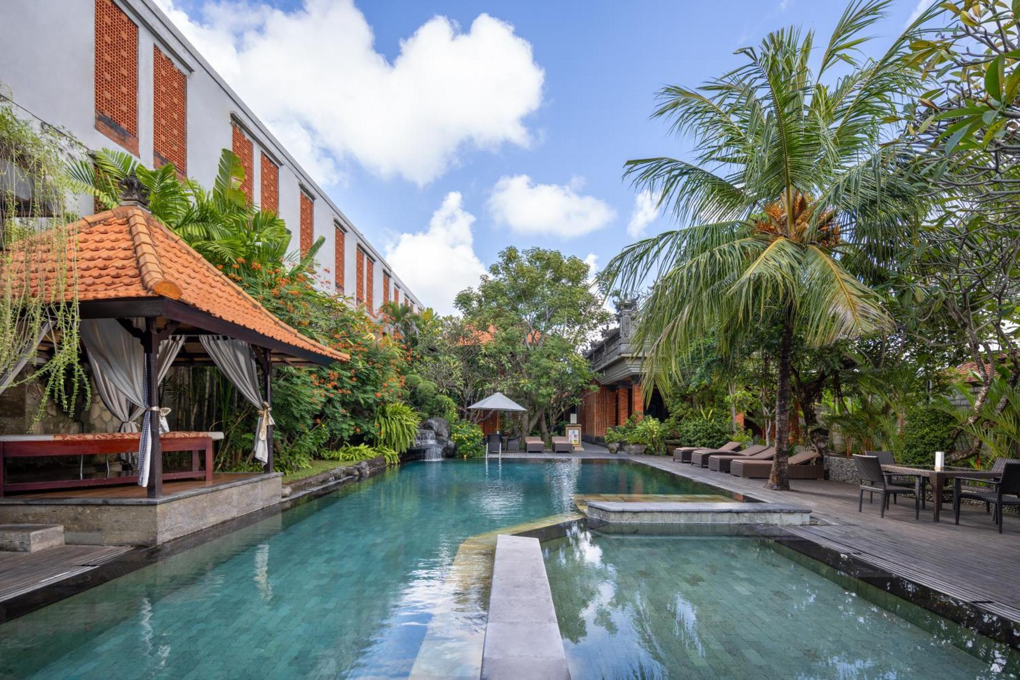 Adi Dharma Hotel Legian Exteriör bild
