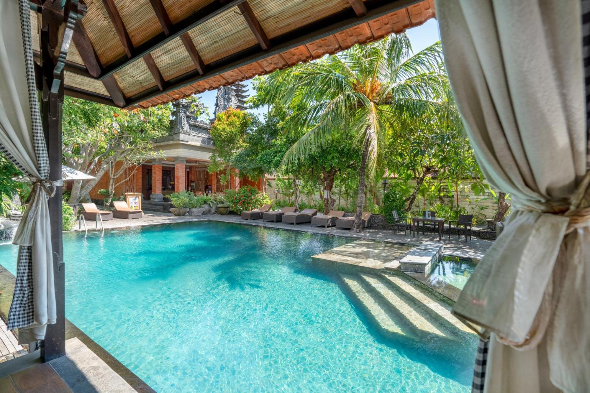 Adi Dharma Hotel Legian Exteriör bild