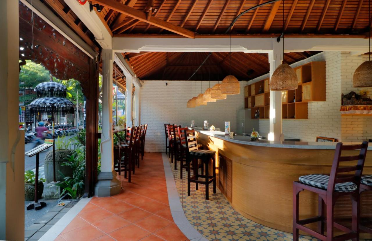 Adi Dharma Hotel Legian Exteriör bild