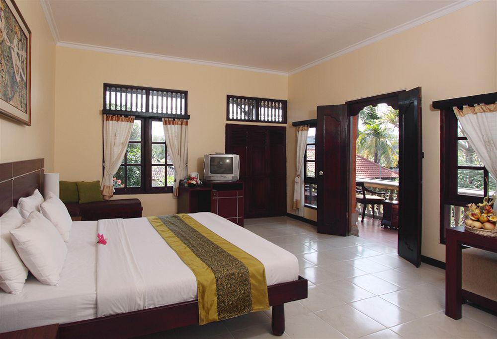 Adi Dharma Hotel Legian Exteriör bild